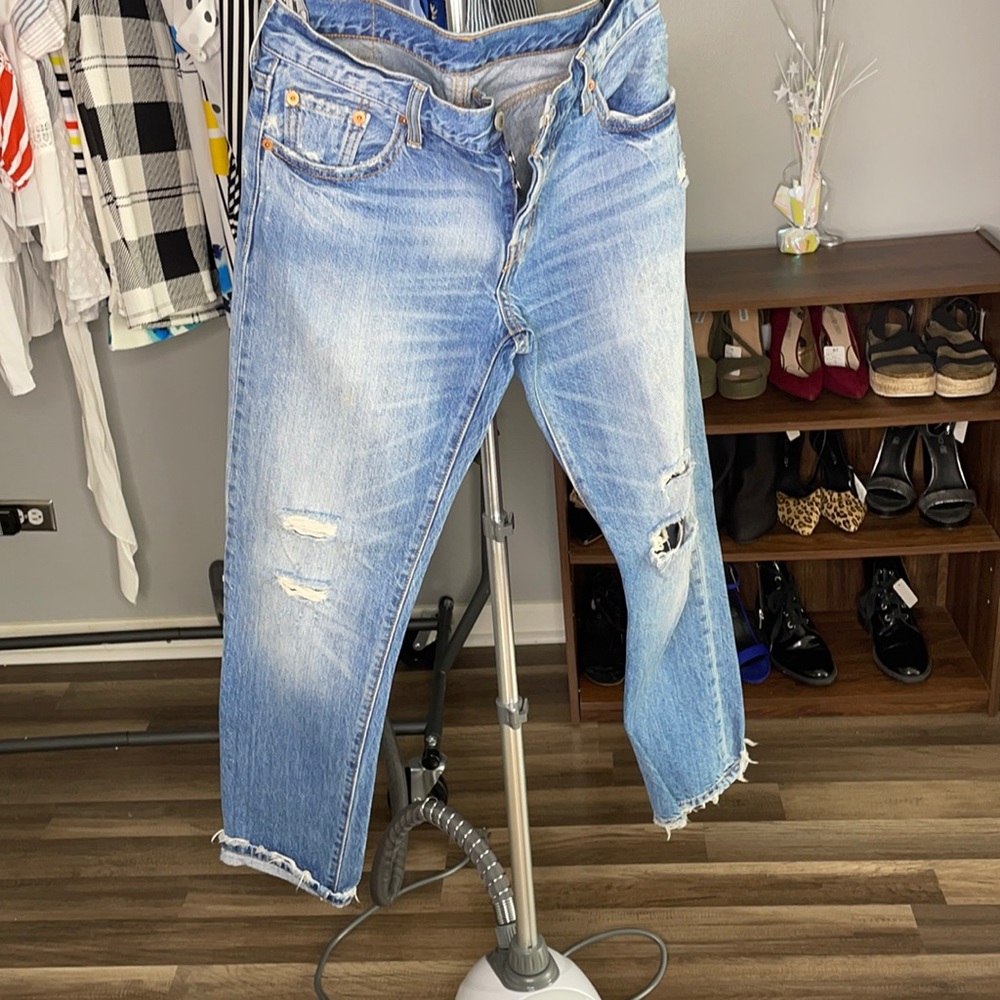 Levi jeans size 25